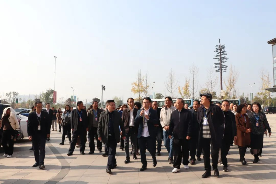 德阳市“两新”组织关工委领导莅临顺安电子参观指导